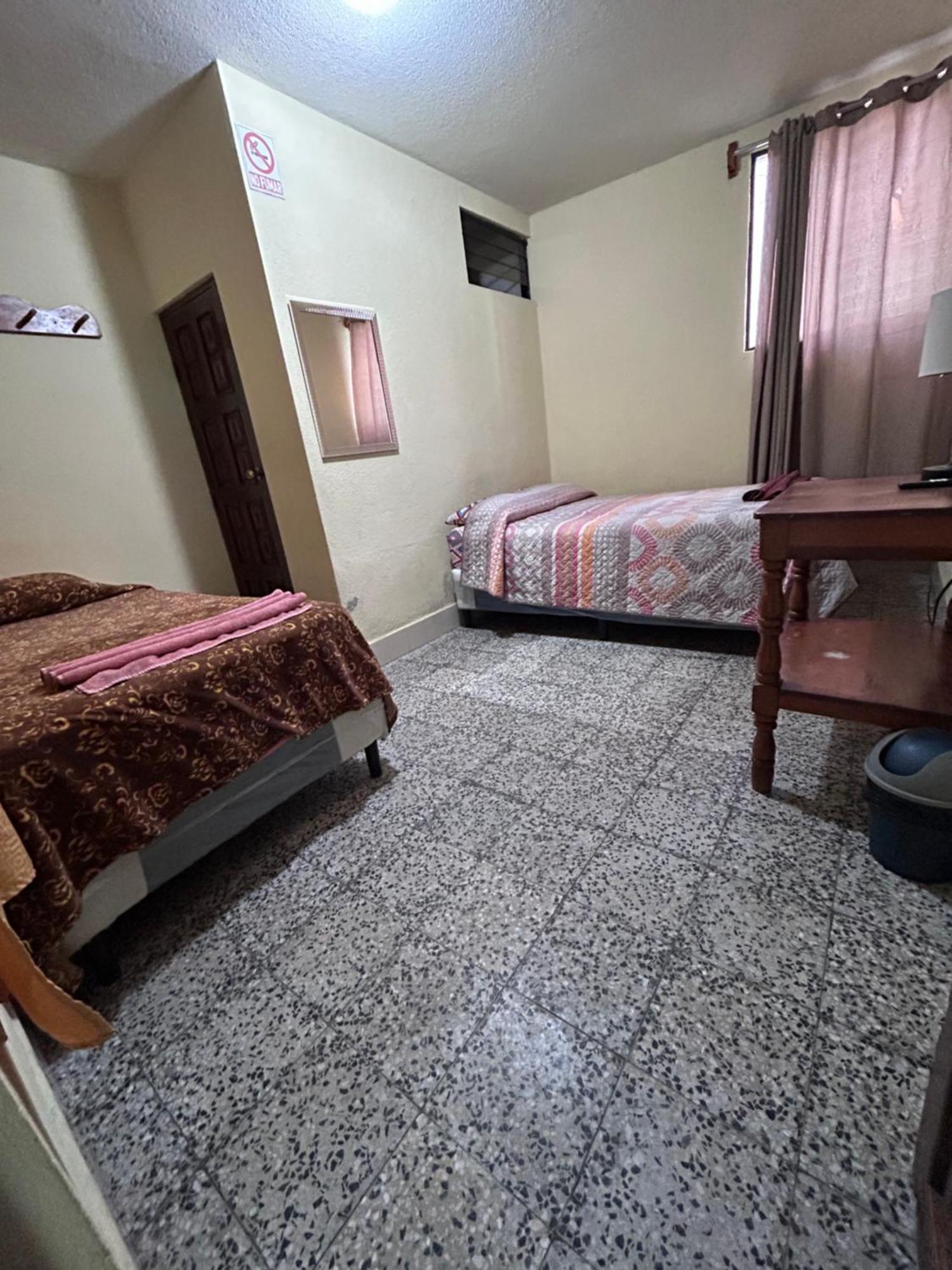 Hostal Sweet Dreams Panajachel Exterior photo